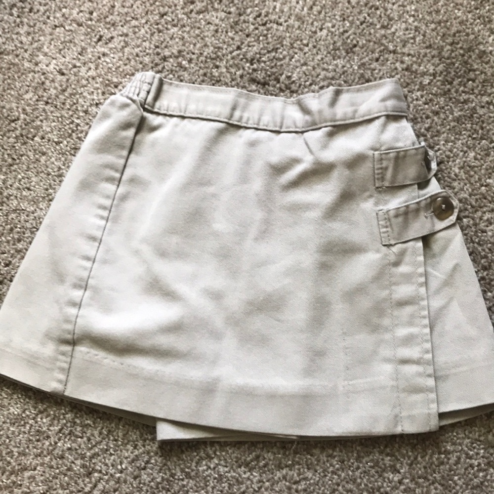 Dennis Uniform khaki skort Sz 4